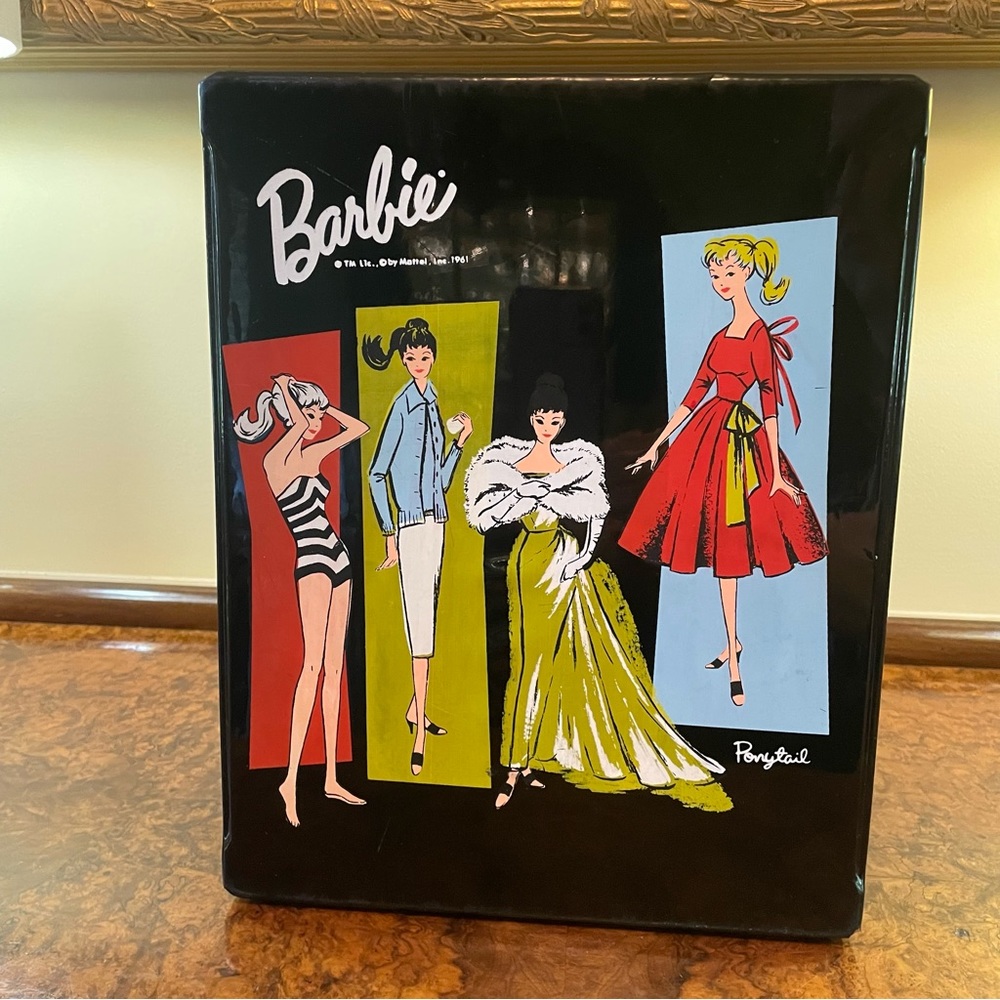 1961 VINTAGE PONYTAIL BARBIE DOUBLE CASE IN BLACK